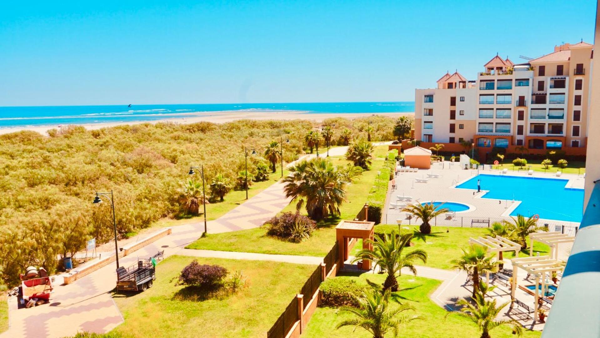 Los Pelícanos, Playa Isla Canela Exterior foto