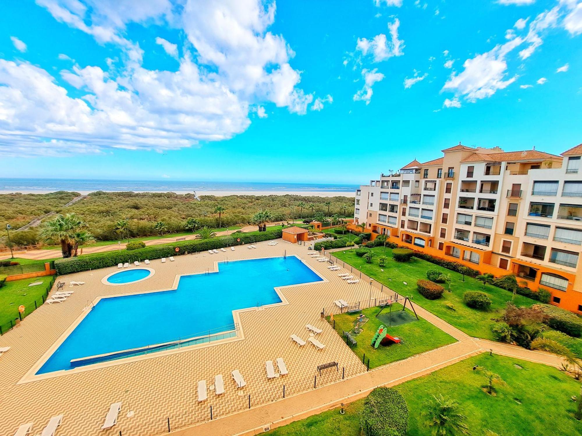 Los Pelícanos, Playa Isla Canela Exterior foto